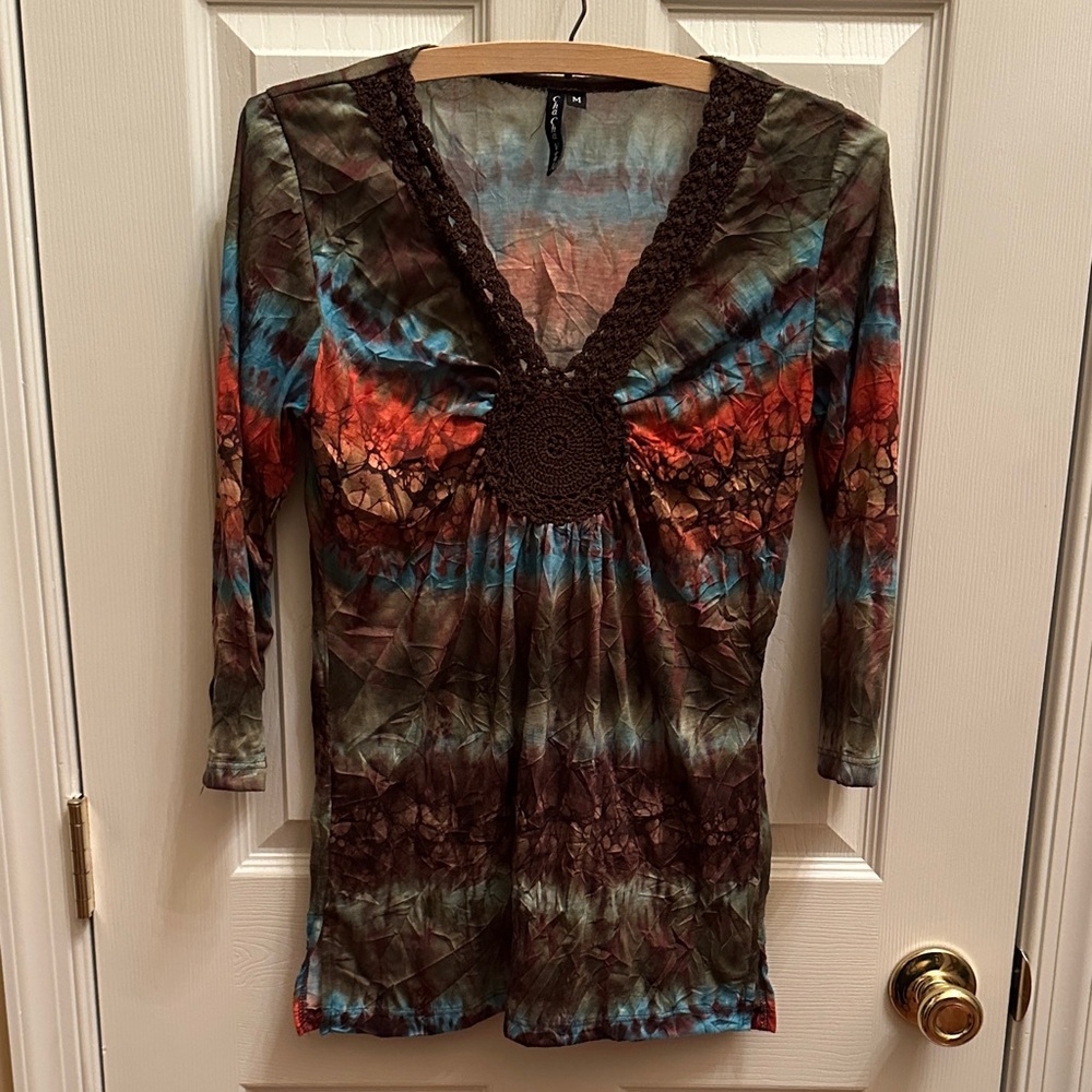 Cha Cha Vente Multicolor V-Neck Top